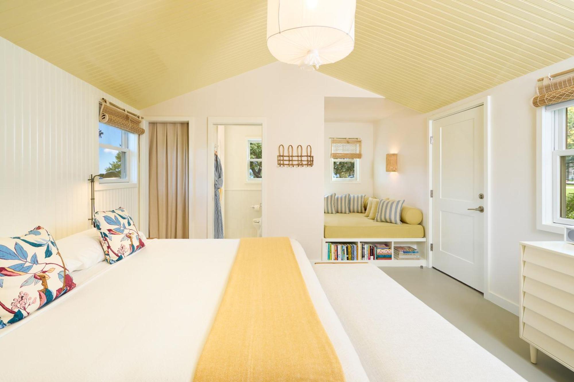 Silver Sands & Hotel