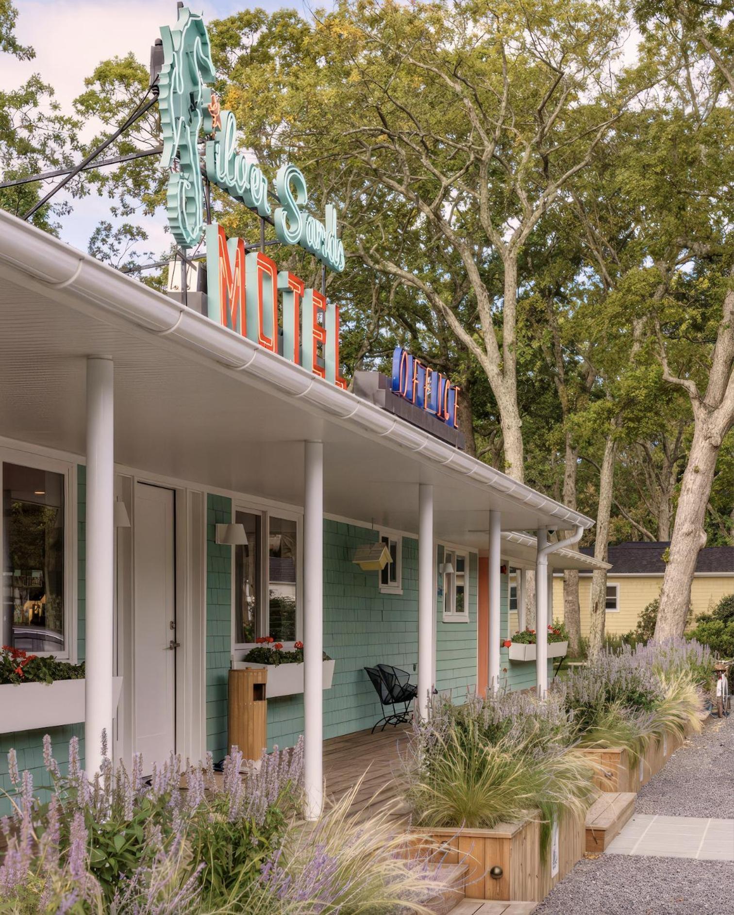Hotel Silver Sands &